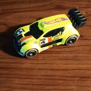 134. 4 WD GREEN CAR